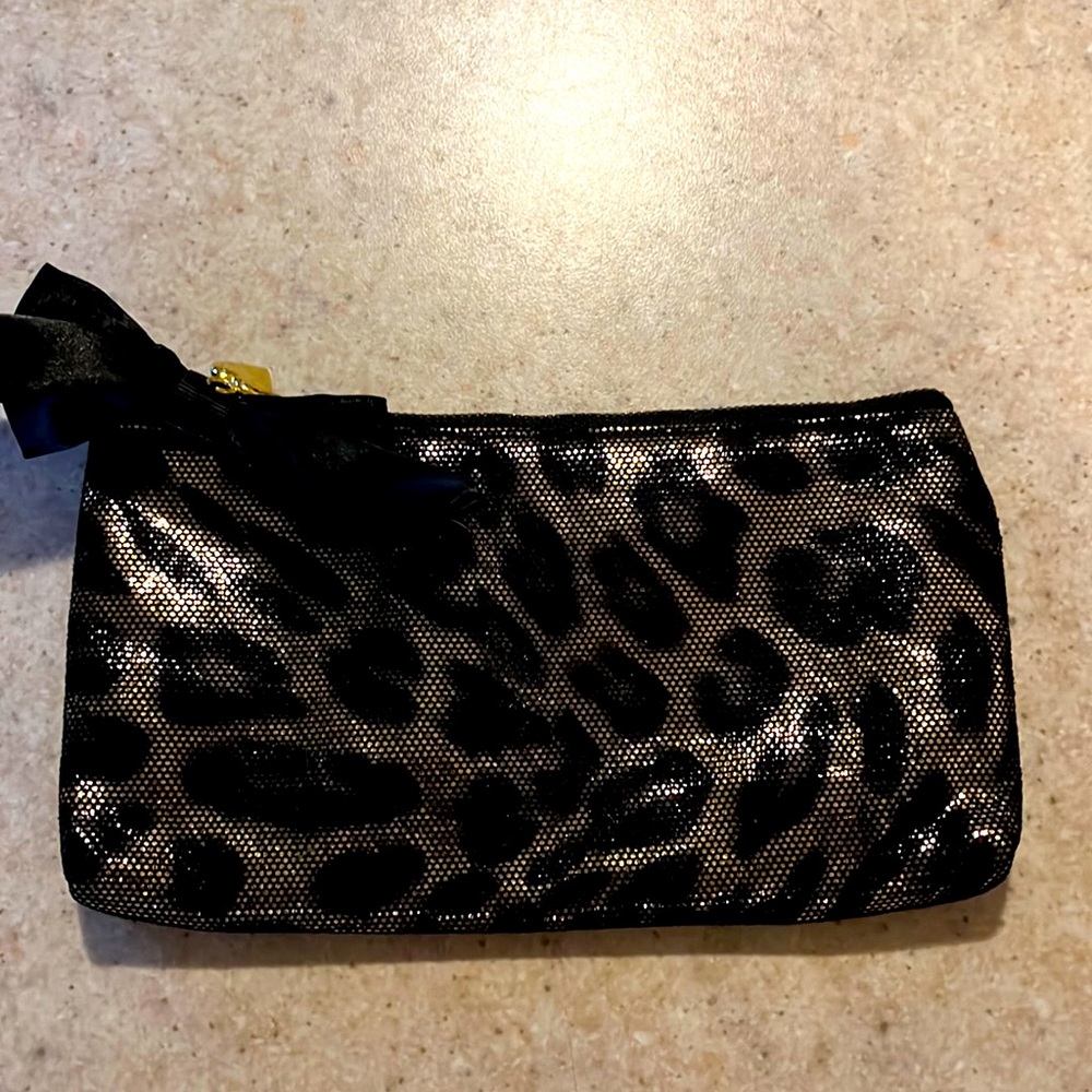 ⭐️ADD ON⭐️ Shiny fabric leopard pouch